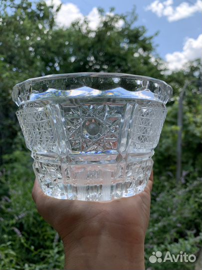 Большая хрустальная ваза