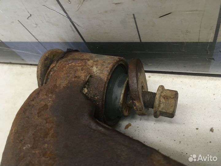 Рычаг передний нижний правый L200 (KB) 2006-2016