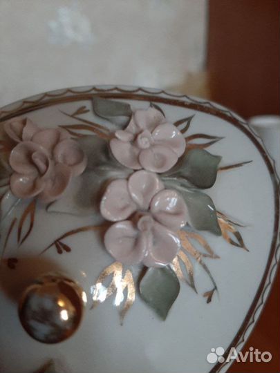 Фарфоровая шкатулка