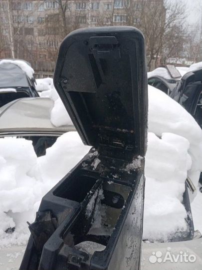 Подлокотник Great Wall Hover H1 2007