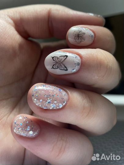 Маникюр в салоне