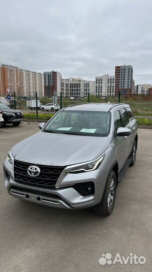 Toyota Fortuner 2.8 AT, 2022, 35 км