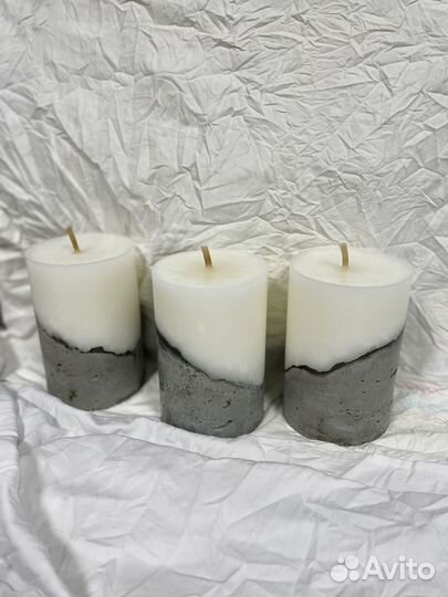Свечи на бетоне