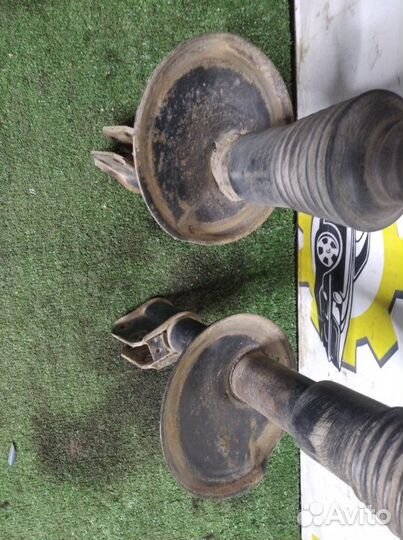 Стойка передняя Renault Sandero хетчбэк K7M 2012