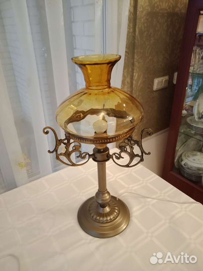 Лампа настольная