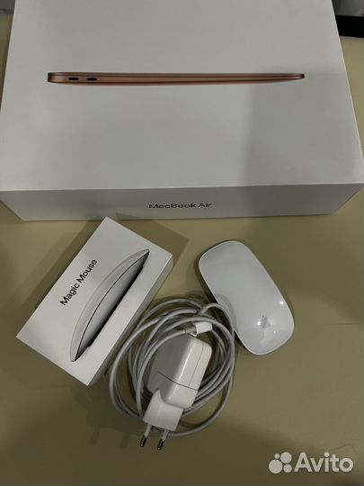 Apple MacBook Air 13-inch 16GB/256GB golg