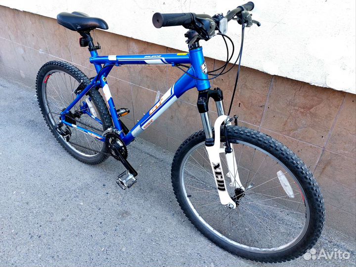 GT Avalanche 3.0 (Shimano Acera/XCM)