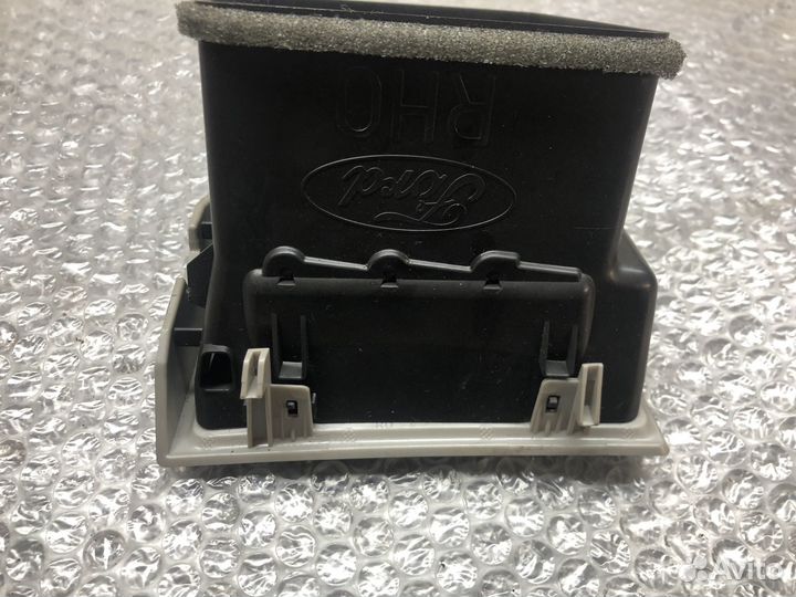 Дефлектор торпедо правый Ford Explorer V 10-15