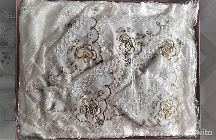 Новый красивый комплект скатерть + 12 салфеток