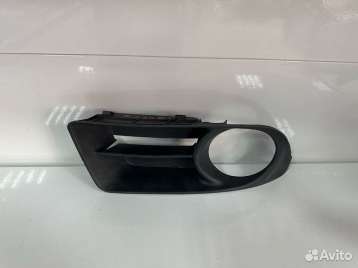 Накладка противотуманной фары передняя правая