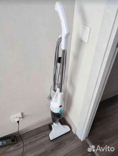 Вертикальный пылесос Scarlett