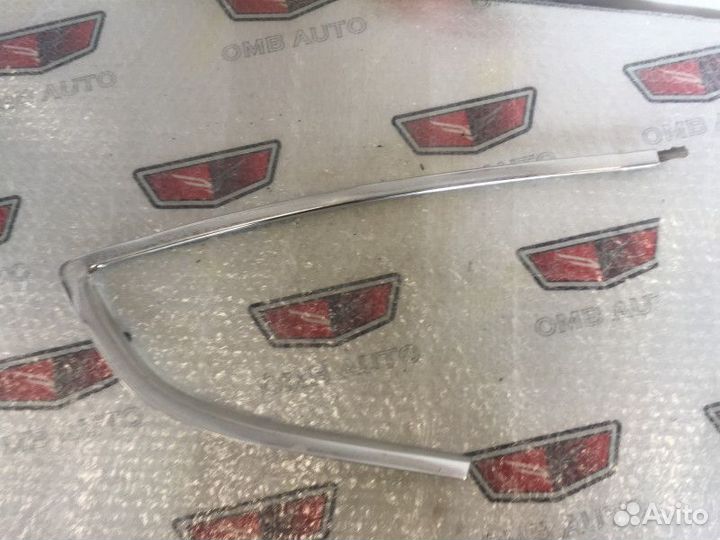 Молдинг заднего правого стекла (глухого) Ауди А5