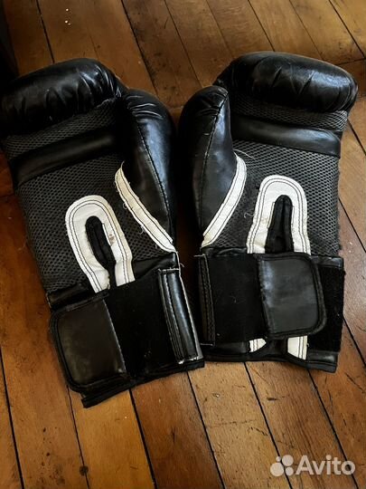Боксерские перчатки 14 oz everlast
