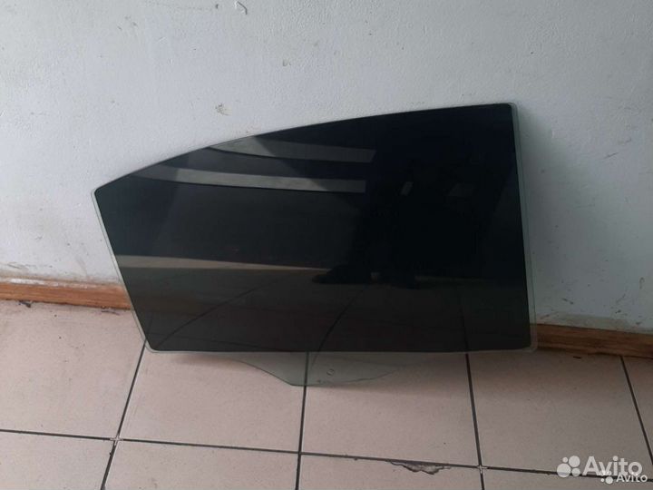 Стекло двери заднее правое Geely Emgrand EC7