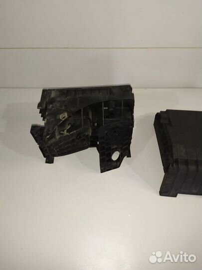 Блок предохранителей Skoda Octavia A5 2012