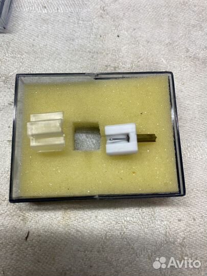 Головка звукоснимателя пьезо и иглодержатели