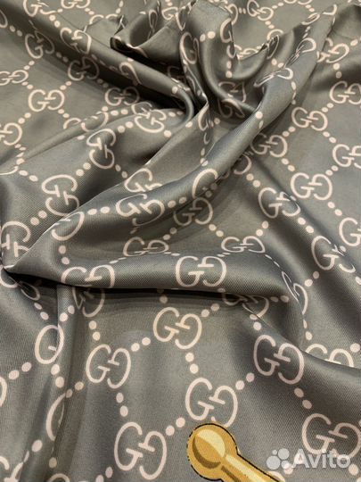 Шелковый платок Gucci серый с розовым