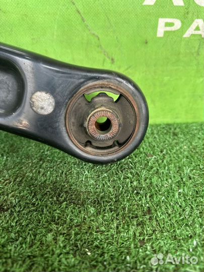 Рычаг нижний hyundai veloster FS G4FJ 2013 Перед. Прав