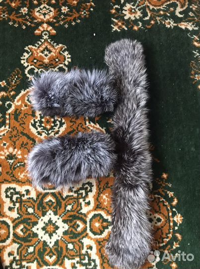 Меховой воротник чернобурка и манжеты