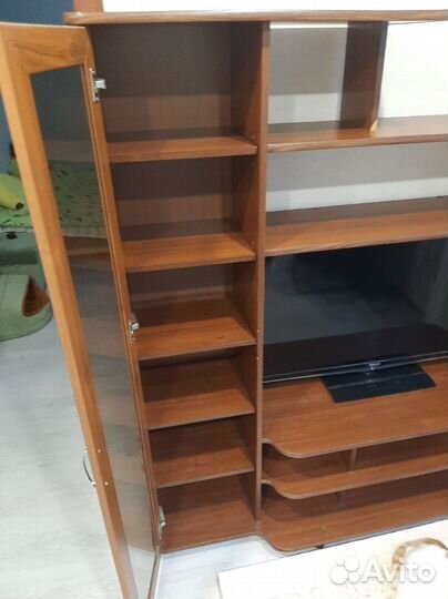 Раскладушка, стол и тв стенка бесплатно