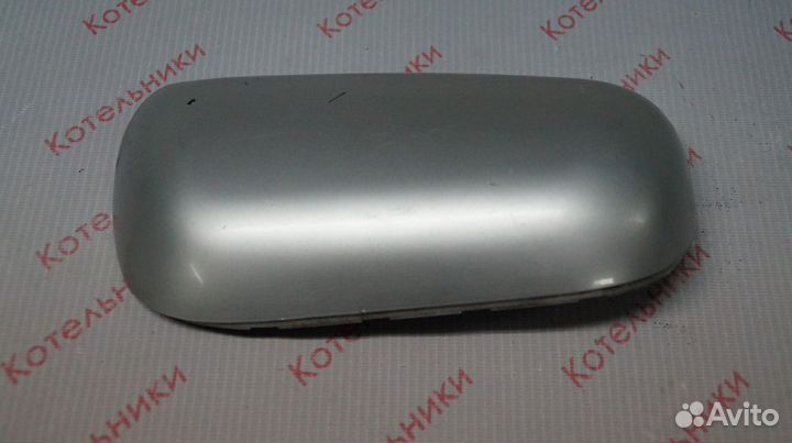 Nissan 96335-2F000 Накладка зеркала правого