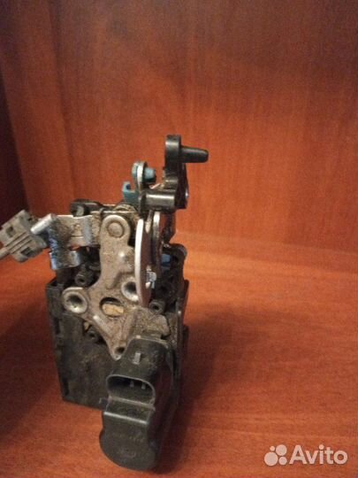 Замок боковой двери задний левый Chevrolet Lacetti