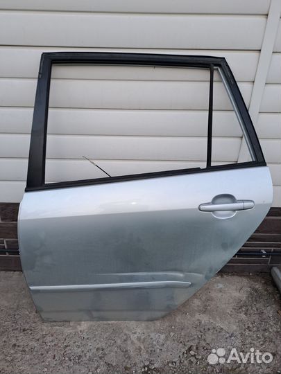 Продам заднюю дверь на Toyota corolla spacio
