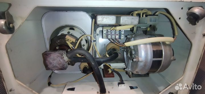 Советская стиральная машина Чайка 2М