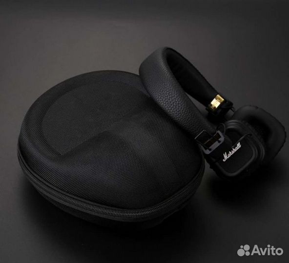 Универсальный чехол для полноразмерных наушников