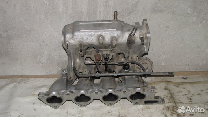 Коллектор впускной Митсубиси Каризма