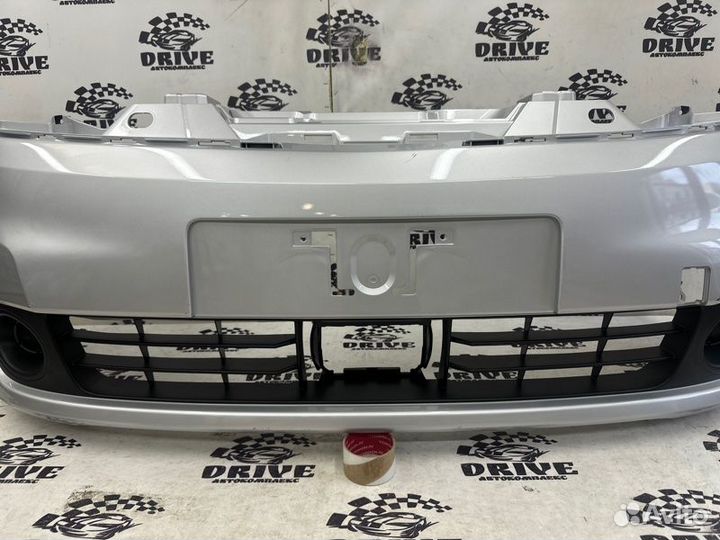 Бампер передний Nissan Nv200 M20