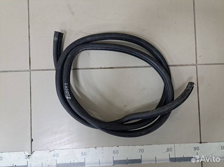 Уплотнитель проема двери передней левой Hyundai Solaris 2010-2017