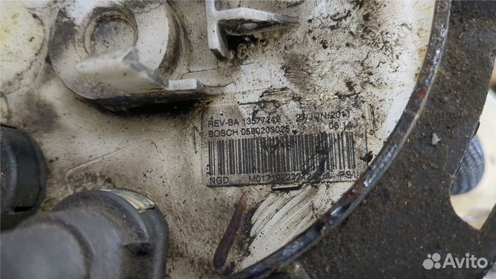 Насос топливный электрический Opel Astra J, 2011