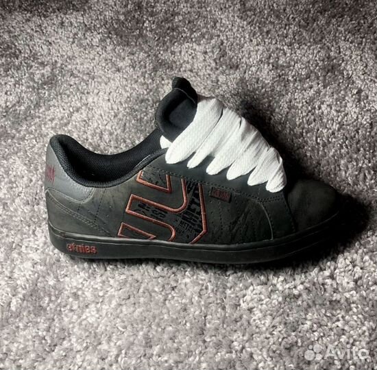 Etnies metal mulisha dc shoes osiris vans circa