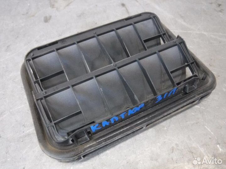 Решетка вентиляционная задняя правая Renault