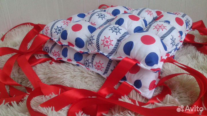 Мягкие бортики в кроватку в стиле бомбон