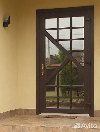 Входная дверь пластиковая