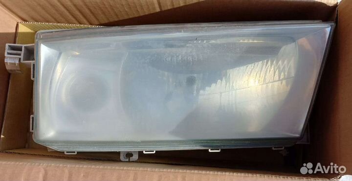 Левая правая фара Октавия тур