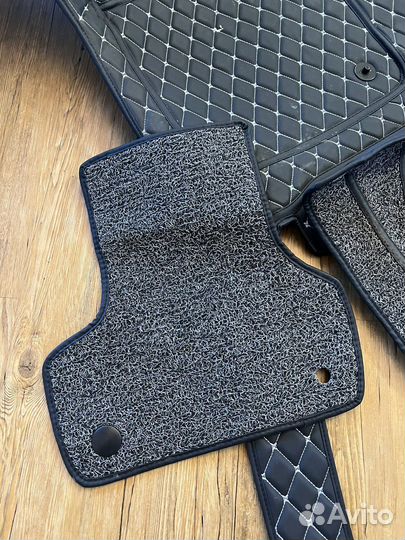 Комплект ковриков для автомобиля