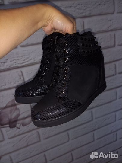 Ботинки женские