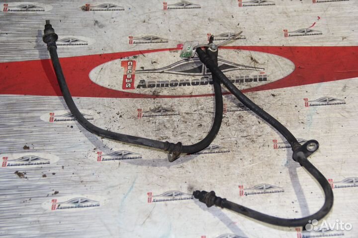 Тормозной шланг перед c Toyota Sienta NCP81G 1NZ-F