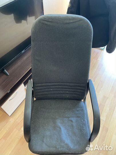 Офисное кресло