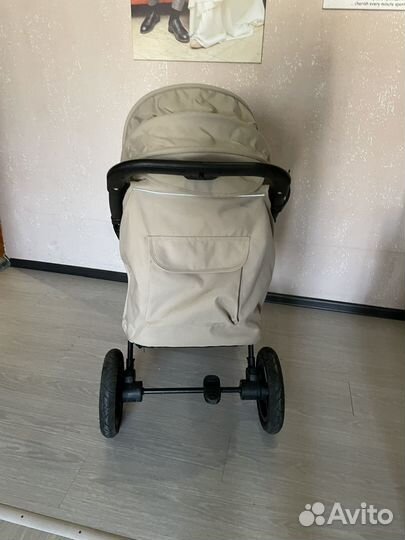Всесезонная прогулочная коляска