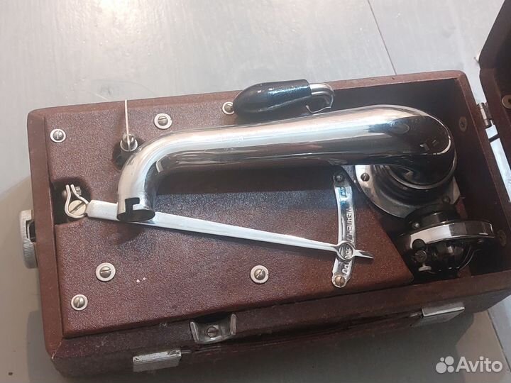 Патефон дорожный