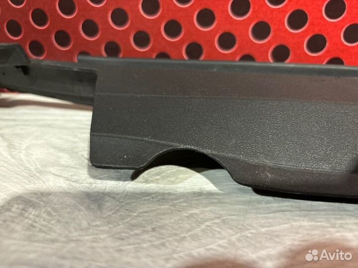 Пыльник крыла переднего левого Toyota Land Cruiser