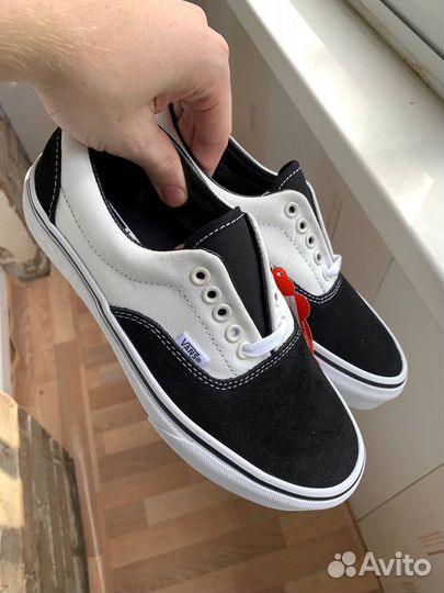 Vans era black marshmallow