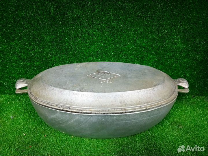 Большая чугунная утятница СССР