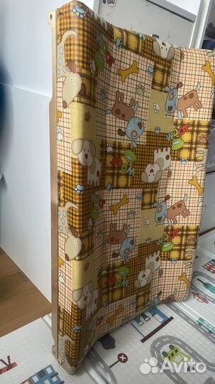 Пеленальная доска на кроватку