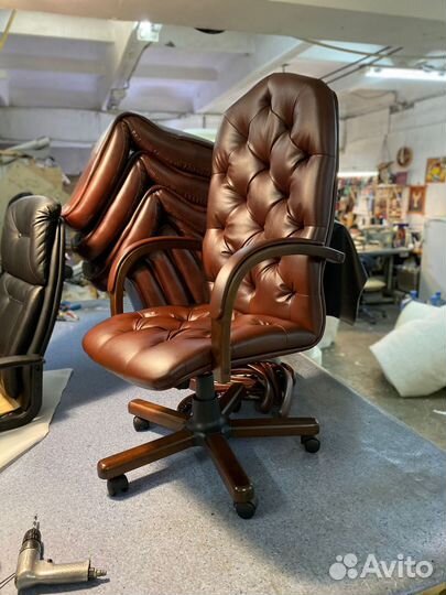 Офисное кресло