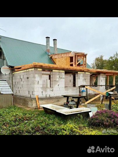 Бригада строителей